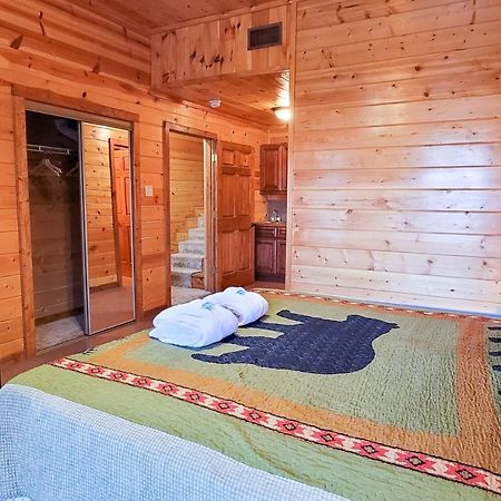Treetop Tranquilty Sevierville Bagian luar foto