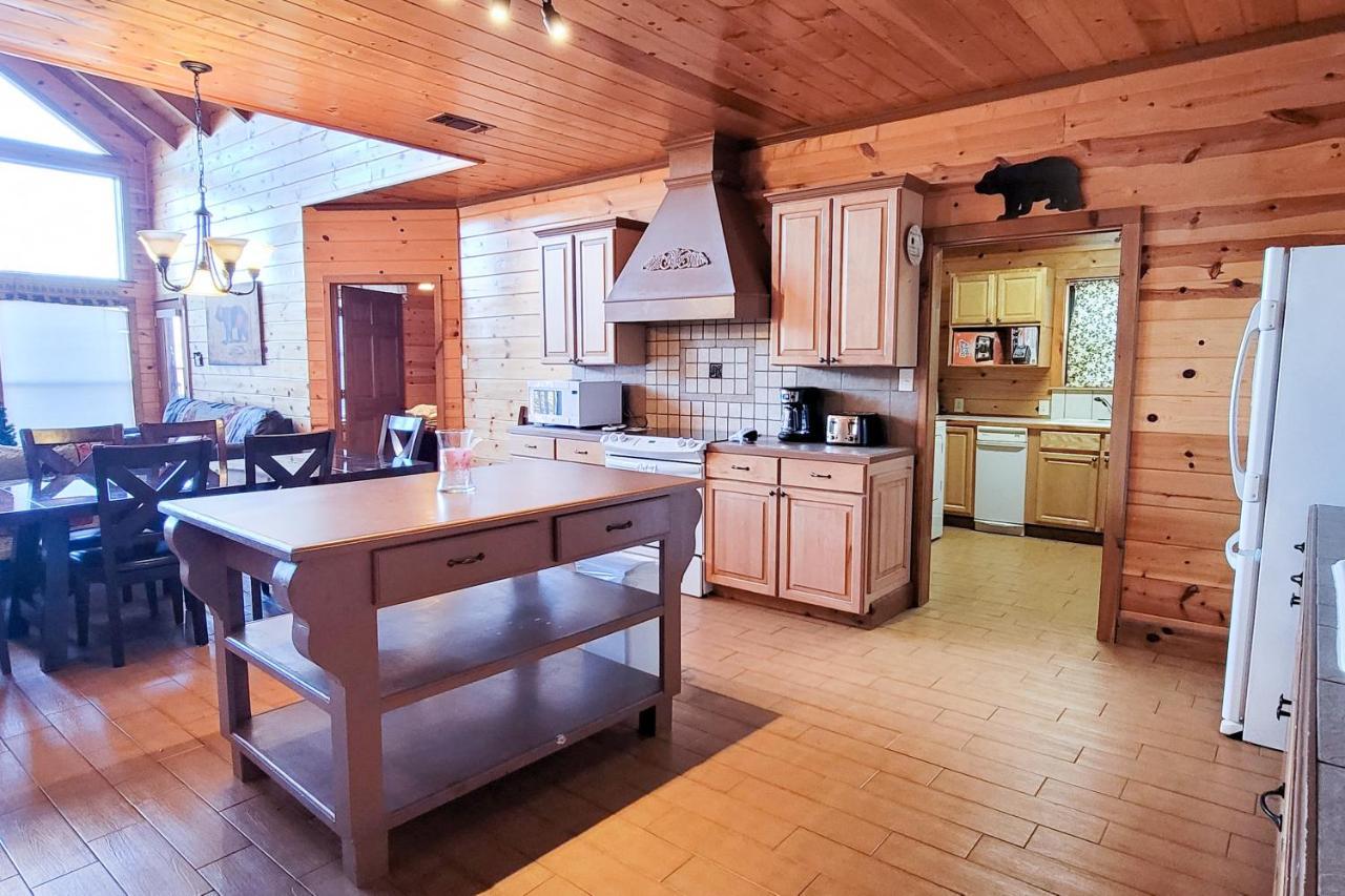 Treetop Tranquilty Sevierville Bagian luar foto