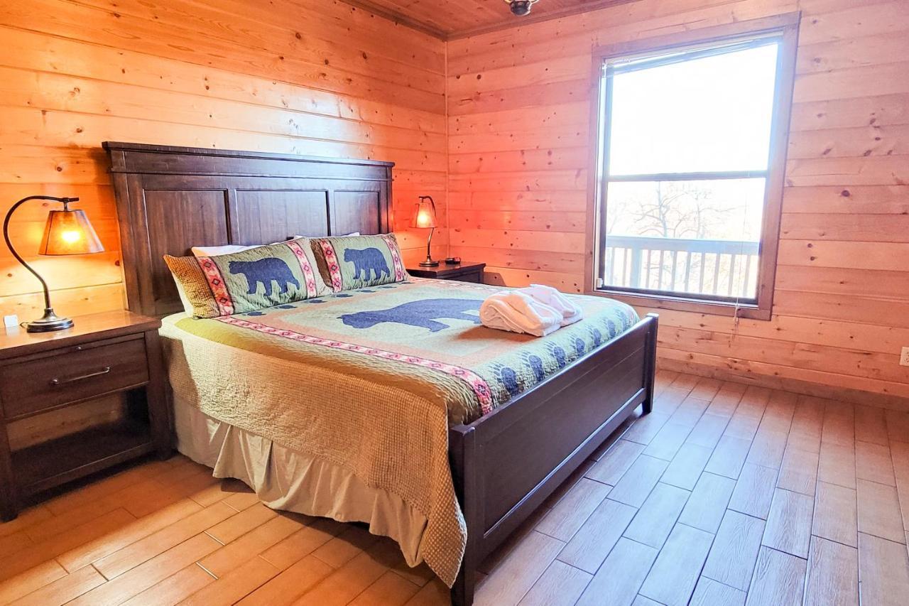 Treetop Tranquilty Sevierville Bagian luar foto
