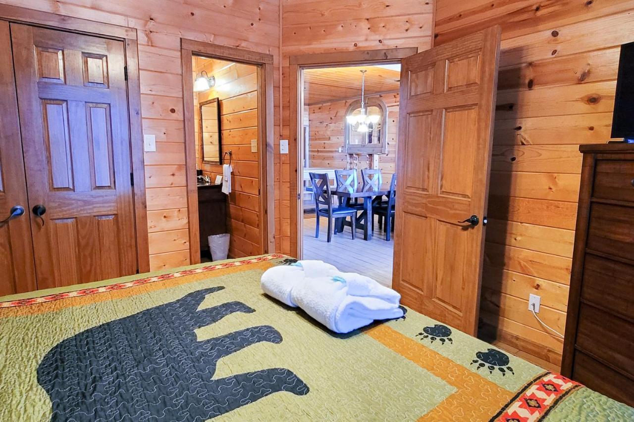 Treetop Tranquilty Sevierville Bagian luar foto