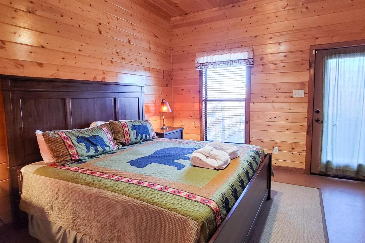 Treetop Tranquilty Sevierville Bagian luar foto