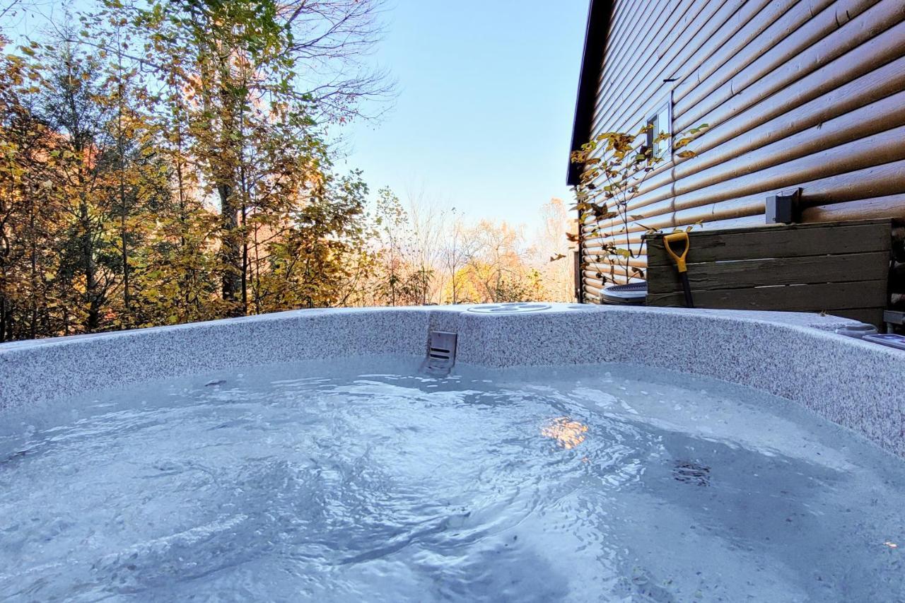 Treetop Tranquilty Sevierville Bagian luar foto