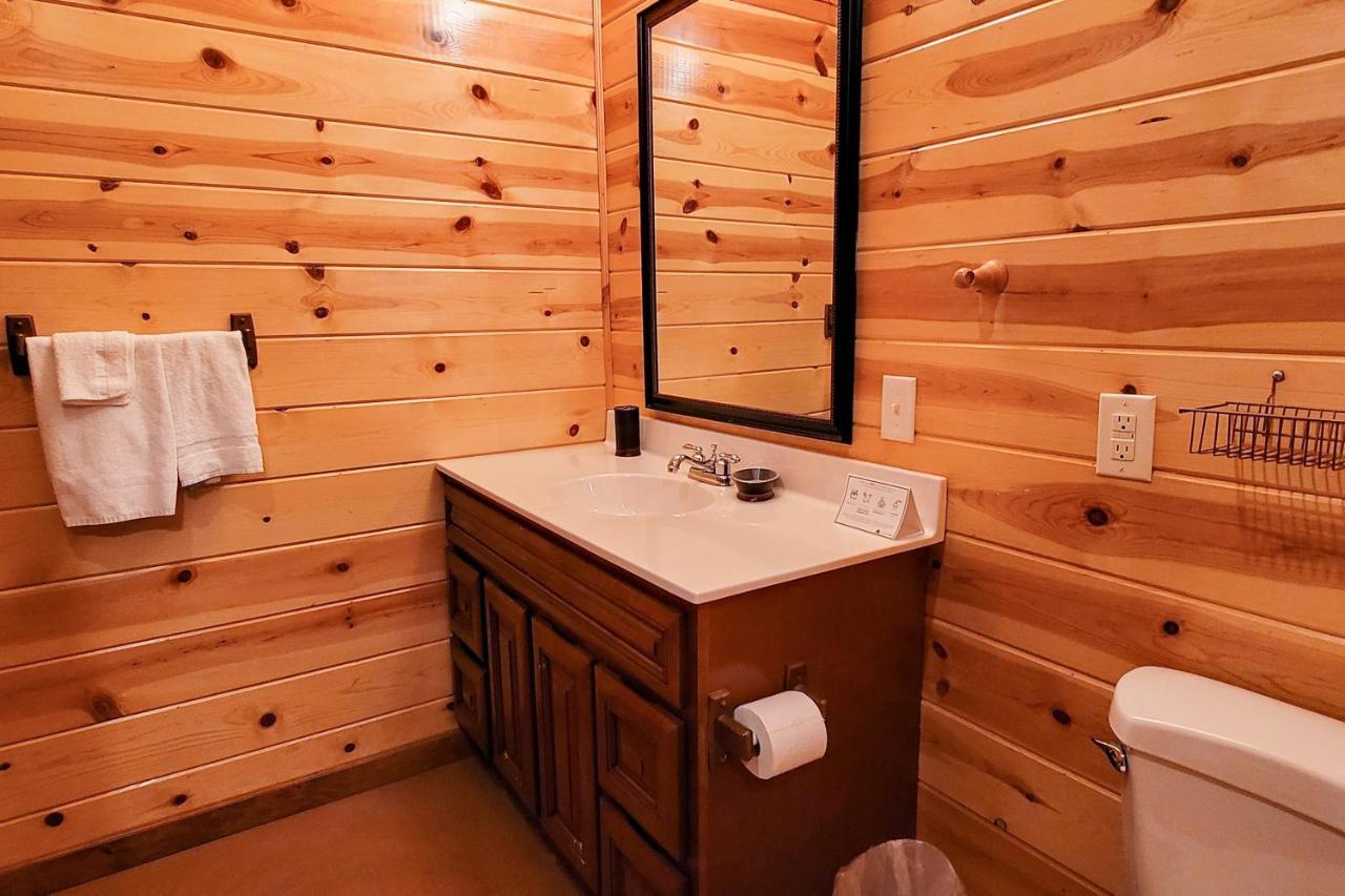 Treetop Tranquilty Sevierville Bagian luar foto