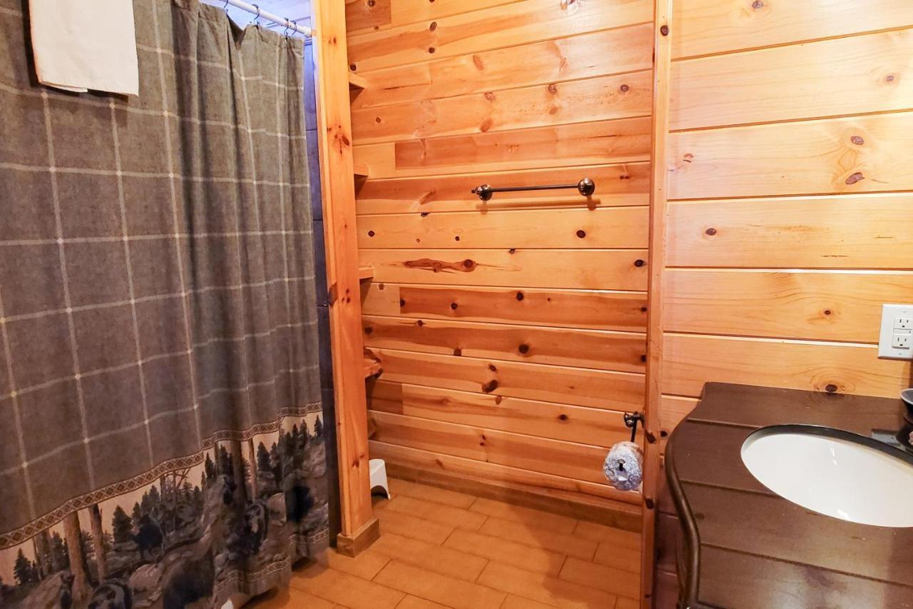 Treetop Tranquilty Sevierville Bagian luar foto