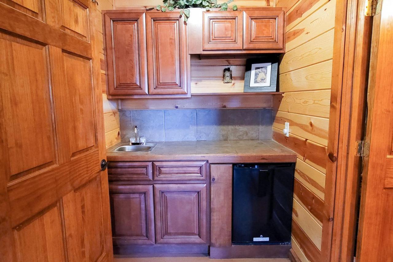 Treetop Tranquilty Sevierville Bagian luar foto