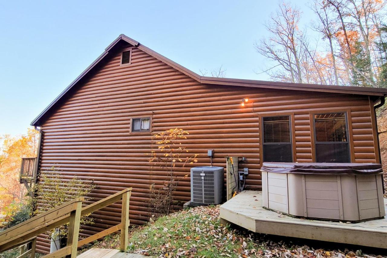 Treetop Tranquilty Sevierville Bagian luar foto
